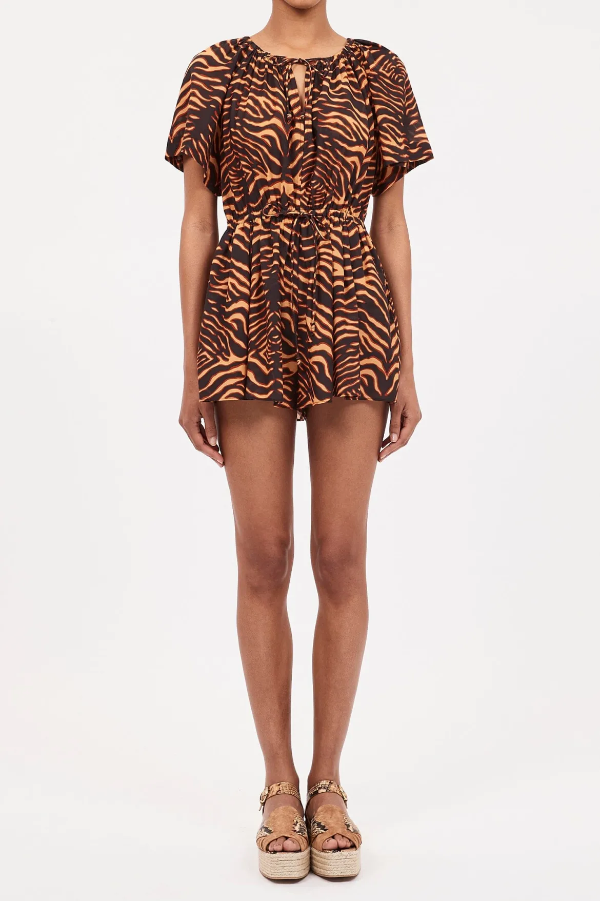 Valeria Coverup